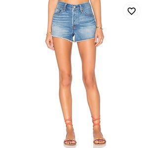 LEVI’S 501 cutoff denim shorts